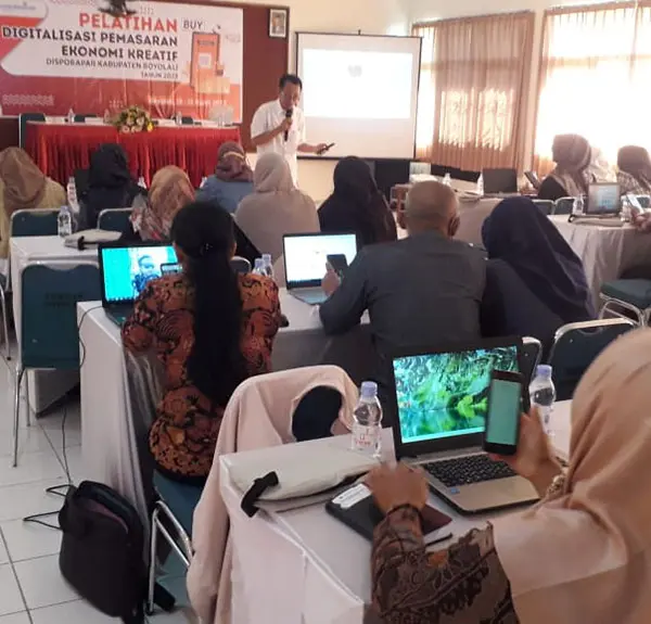 pelatihan-digitalisasi-ekonomi-kreatif-jawa-tengah
